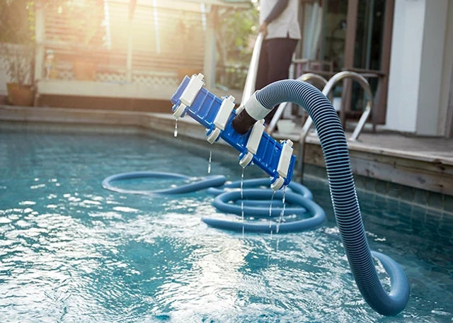 pool cleaning services